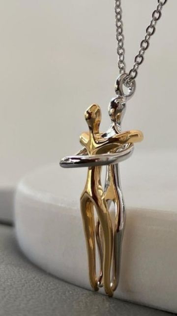 ABRAZO DE AMOR / EL COLLAR INFINITO